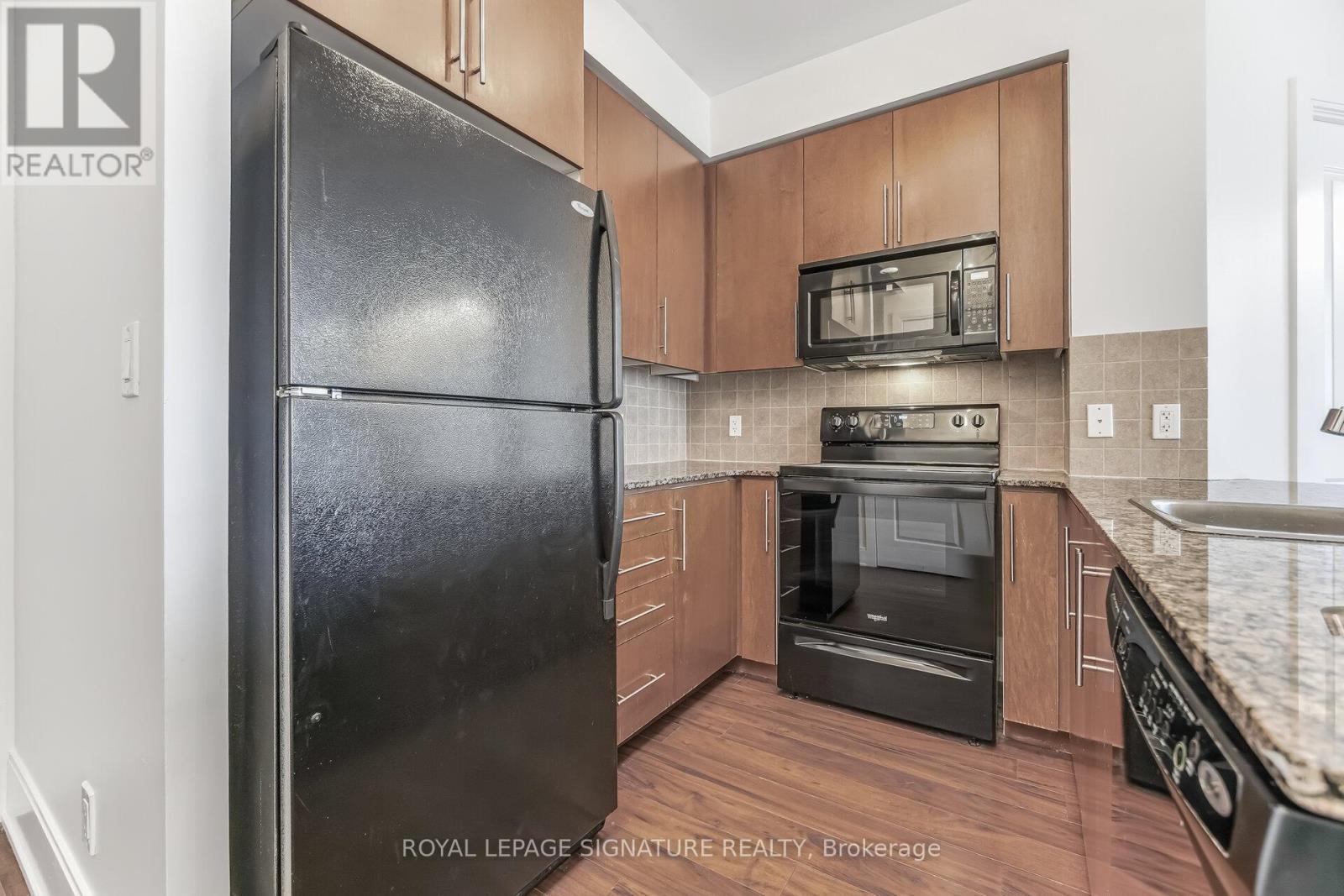 1402 - 330 Burnhamthorpe Road W Property Photo 14