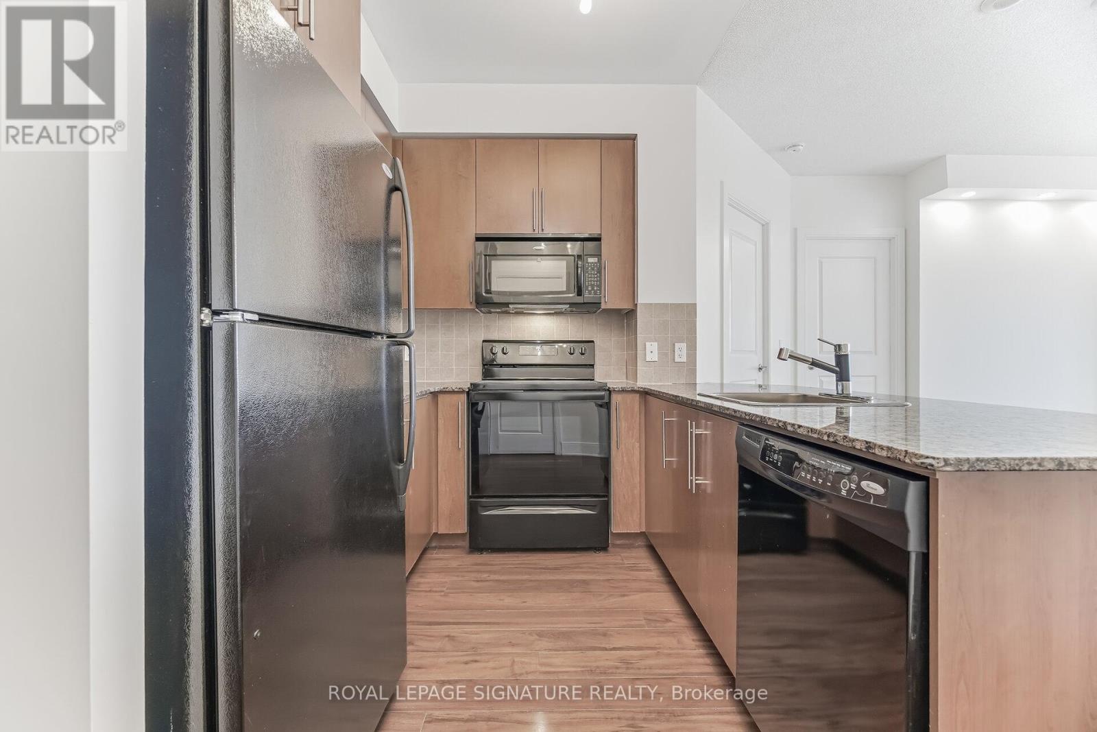 1402 - 330 Burnhamthorpe Road W Property Photo 15
