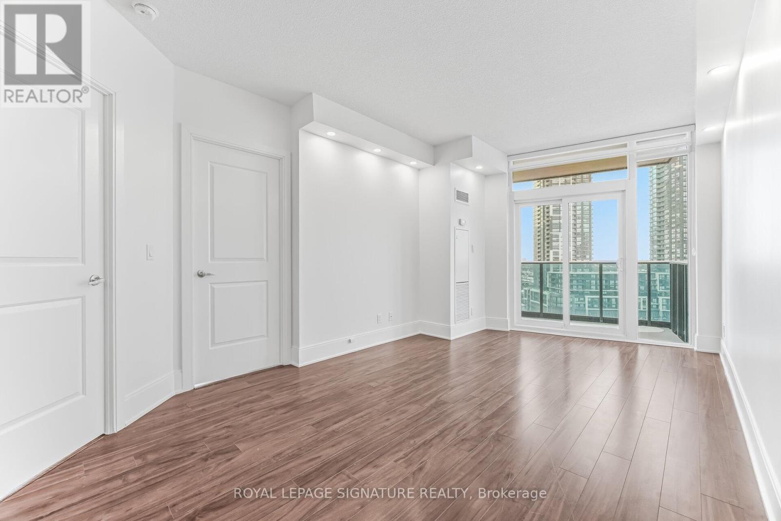 1402 - 330 Burnhamthorpe Road W Property Photo 19
