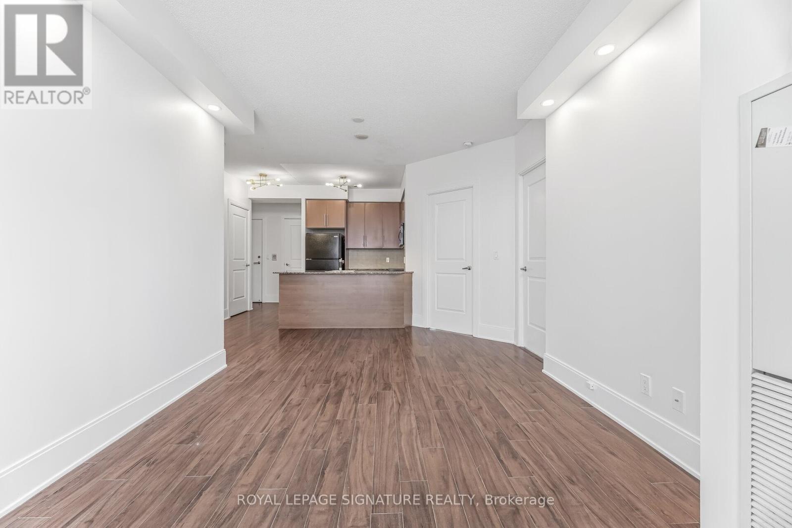 1402 - 330 Burnhamthorpe Road W Property Photo 21