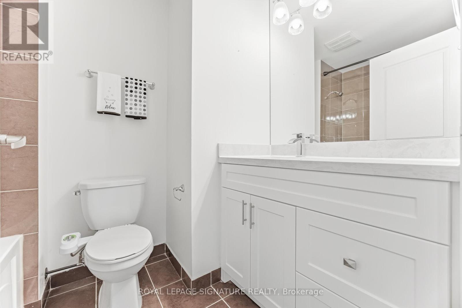1402 - 330 Burnhamthorpe Road W Property Photo 22
