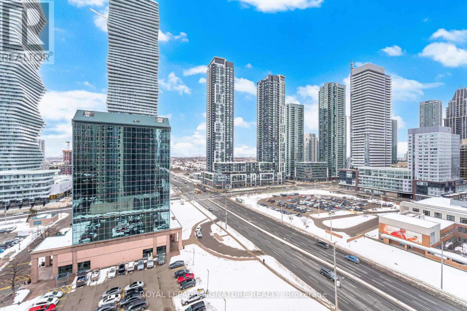1402 - 330 Burnhamthorpe Road W Property Photo 35