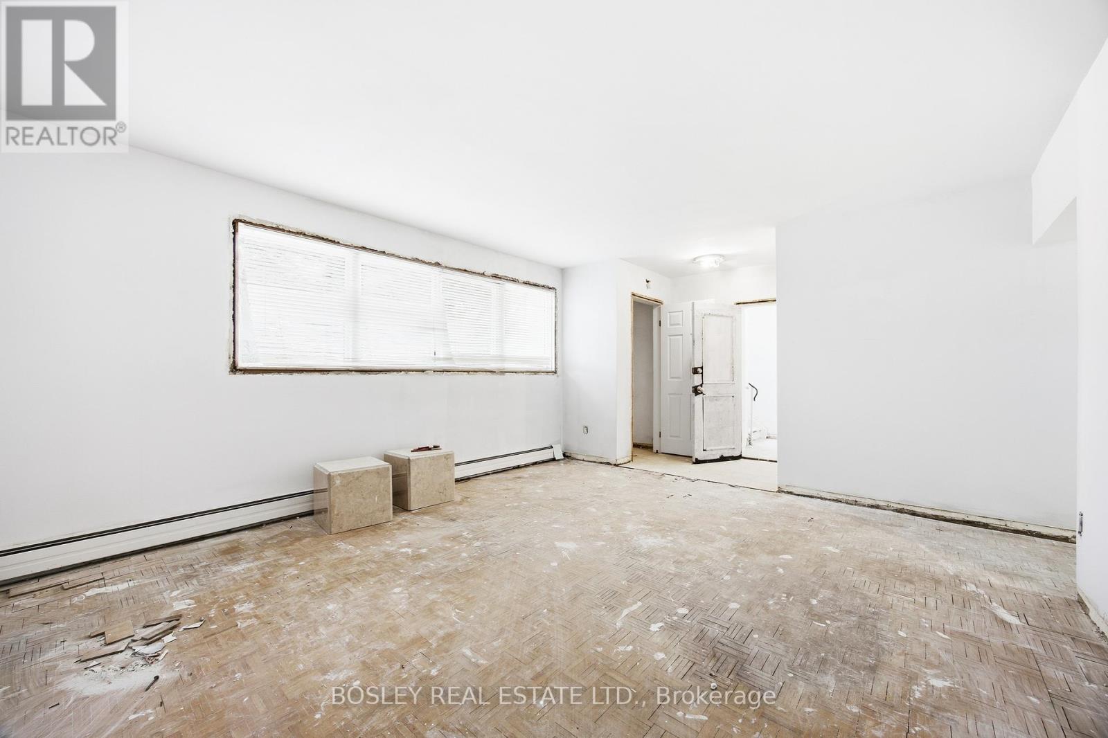 24 Oakwood Avenue N Property Photo 22