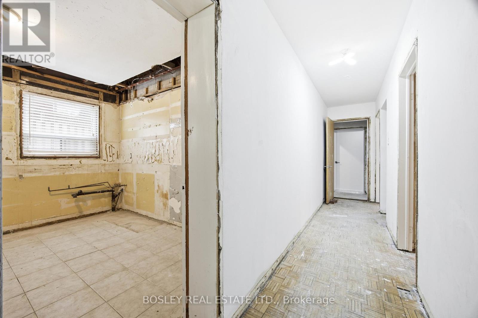 24 Oakwood Avenue N Property Photo 23
