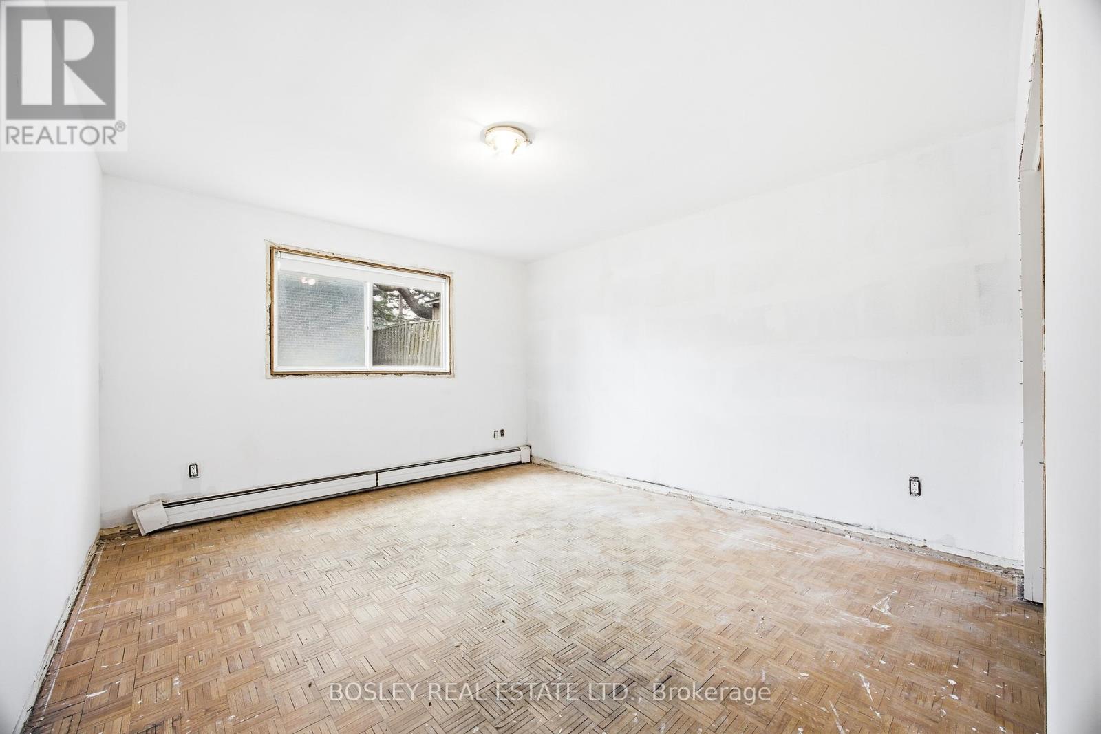 24 Oakwood Avenue N Property Photo 28