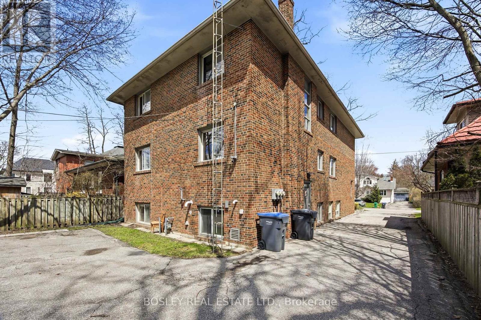 24 Oakwood Avenue N Property Photo 31