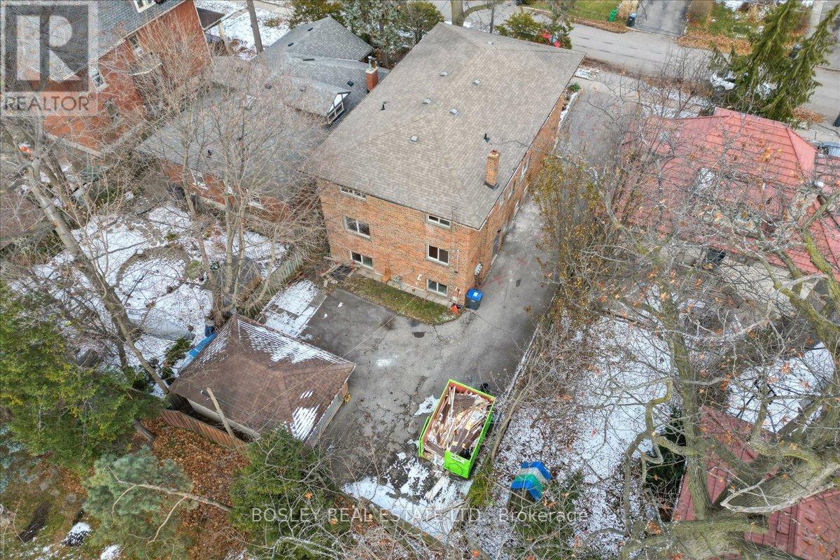 24 Oakwood Avenue N Property Photo 34