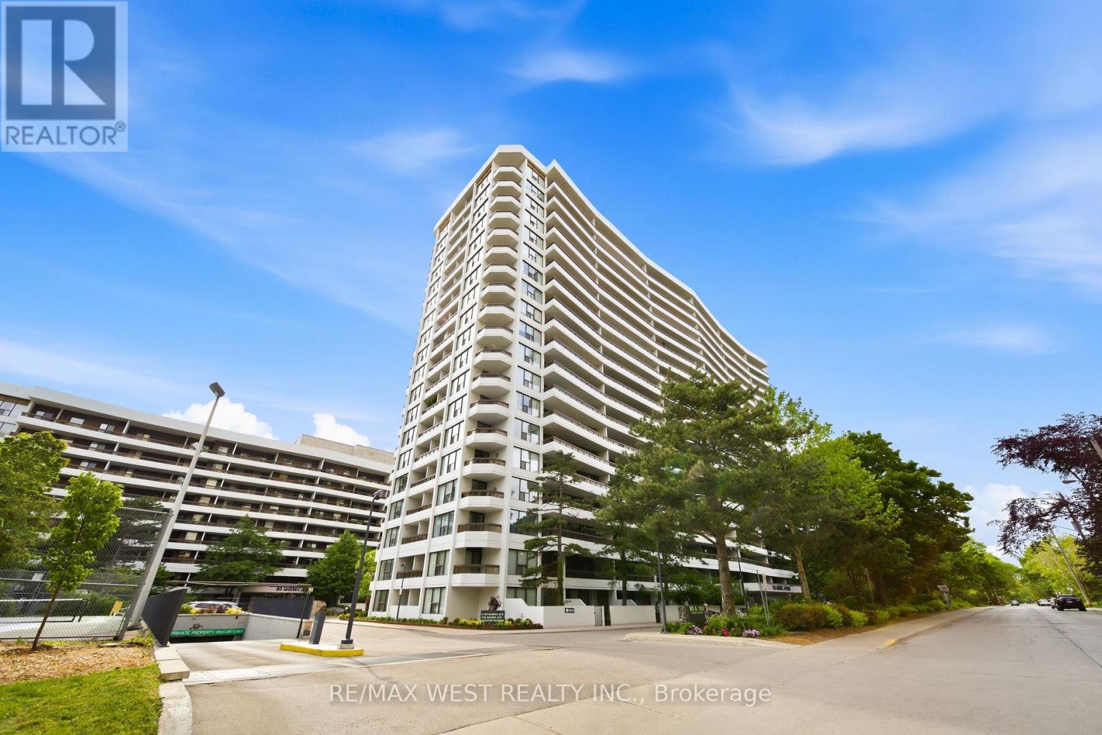 1509 - 100 QUEBEC AVENUE Property Photo 1