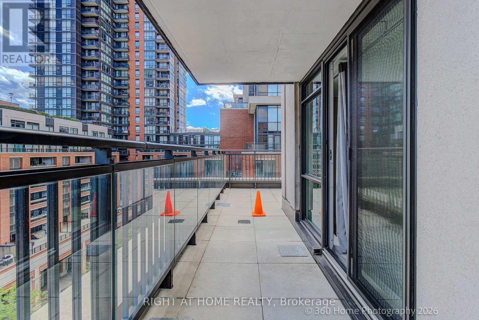 729 - 36 Via Bagnato Property Photo 2