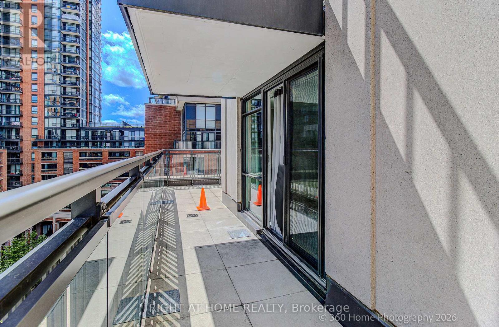 729 - 36 Via Bagnato Property Photo 7