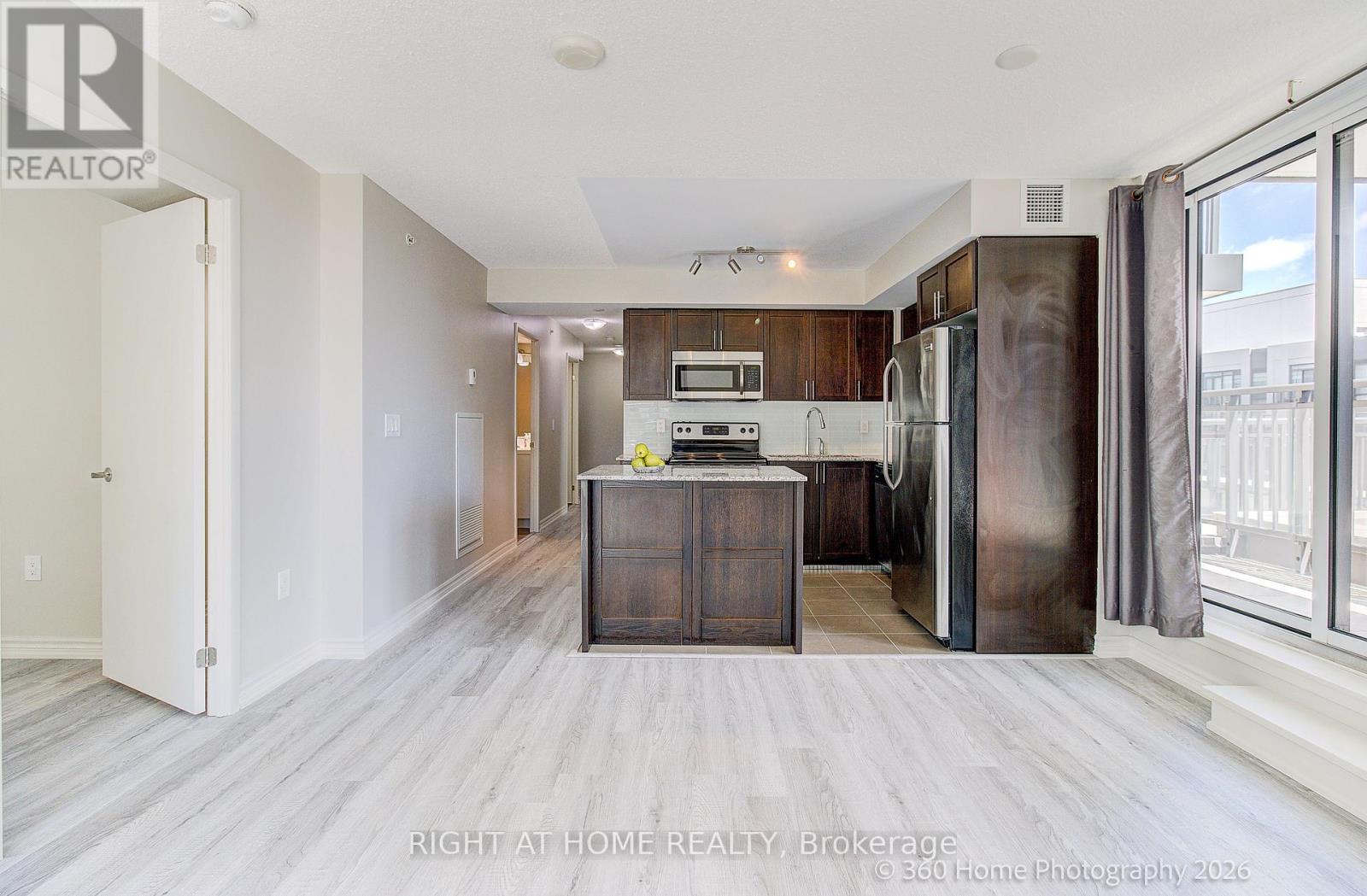 729 - 36 Via Bagnato Property Photo 10