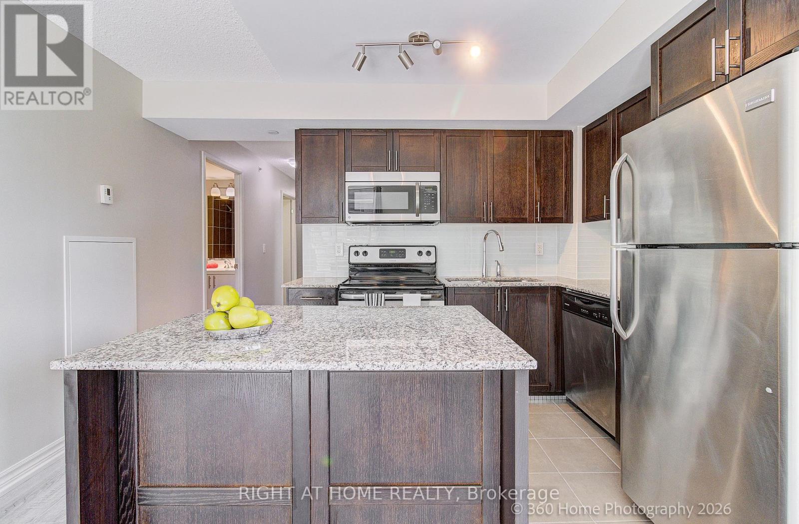 729 - 36 Via Bagnato Property Photo 13