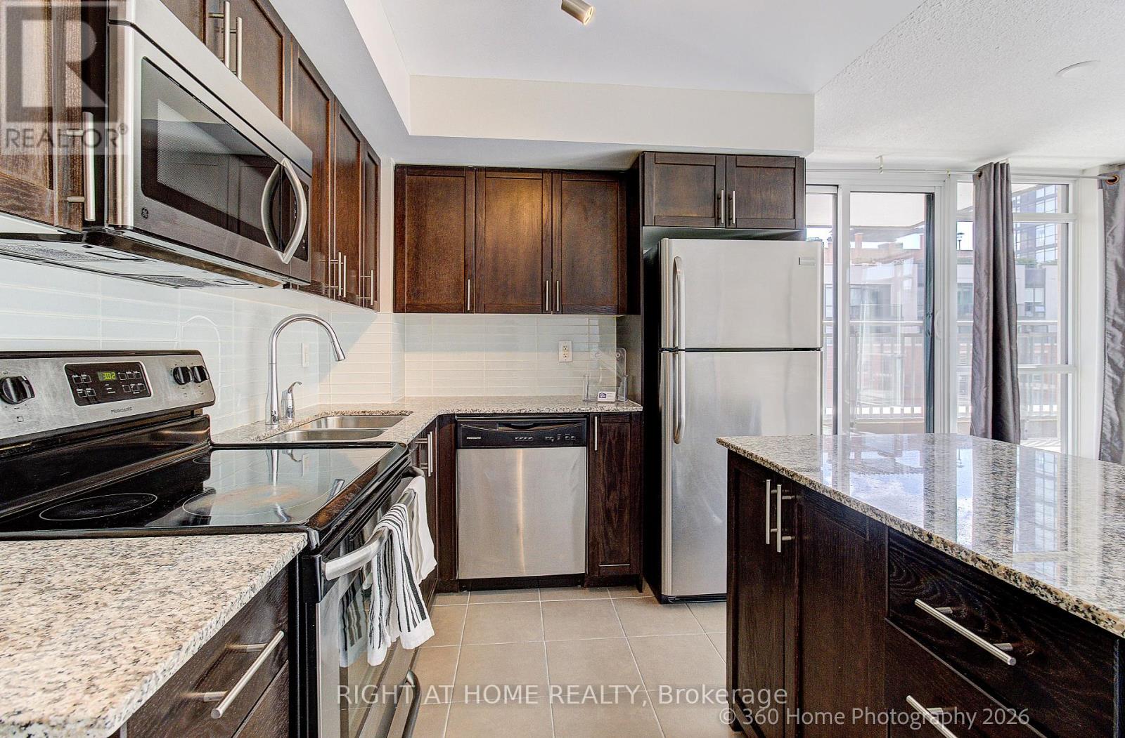 729 - 36 Via Bagnato Property Photo 14