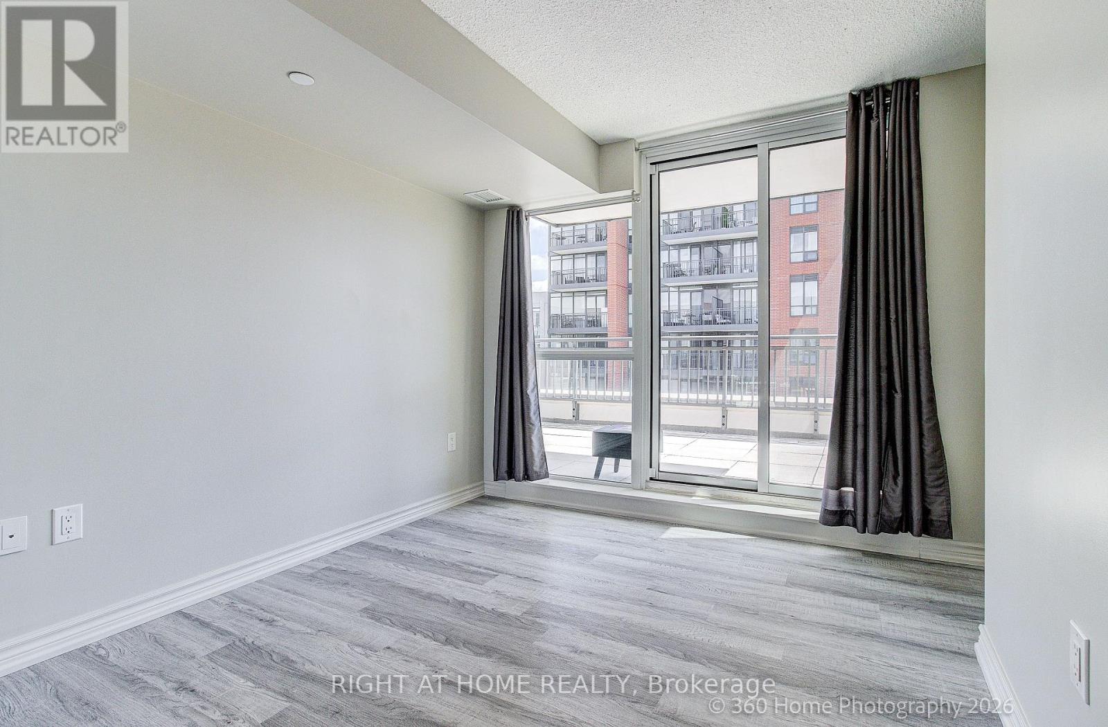 729 - 36 Via Bagnato Property Photo 17