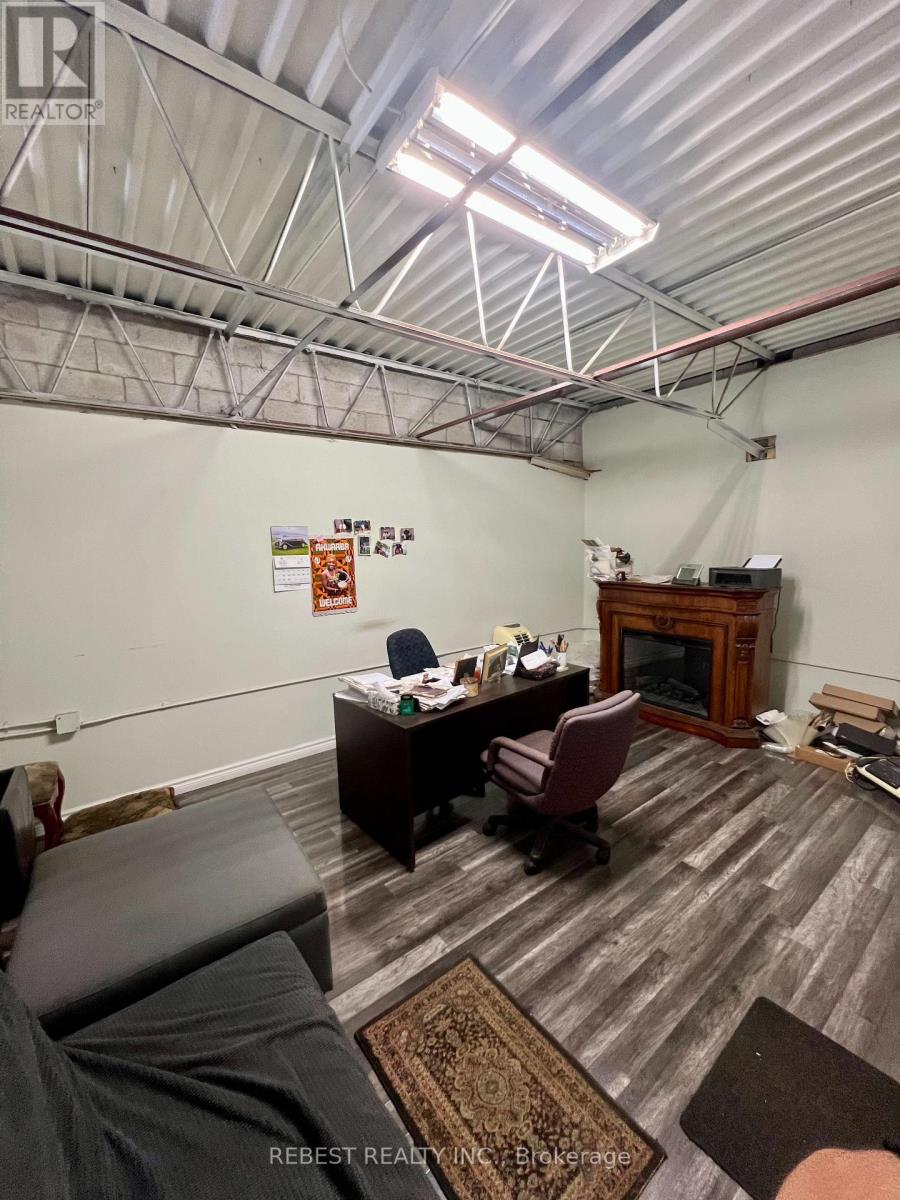 31 - 8560 Torbram Road Property Photo 4