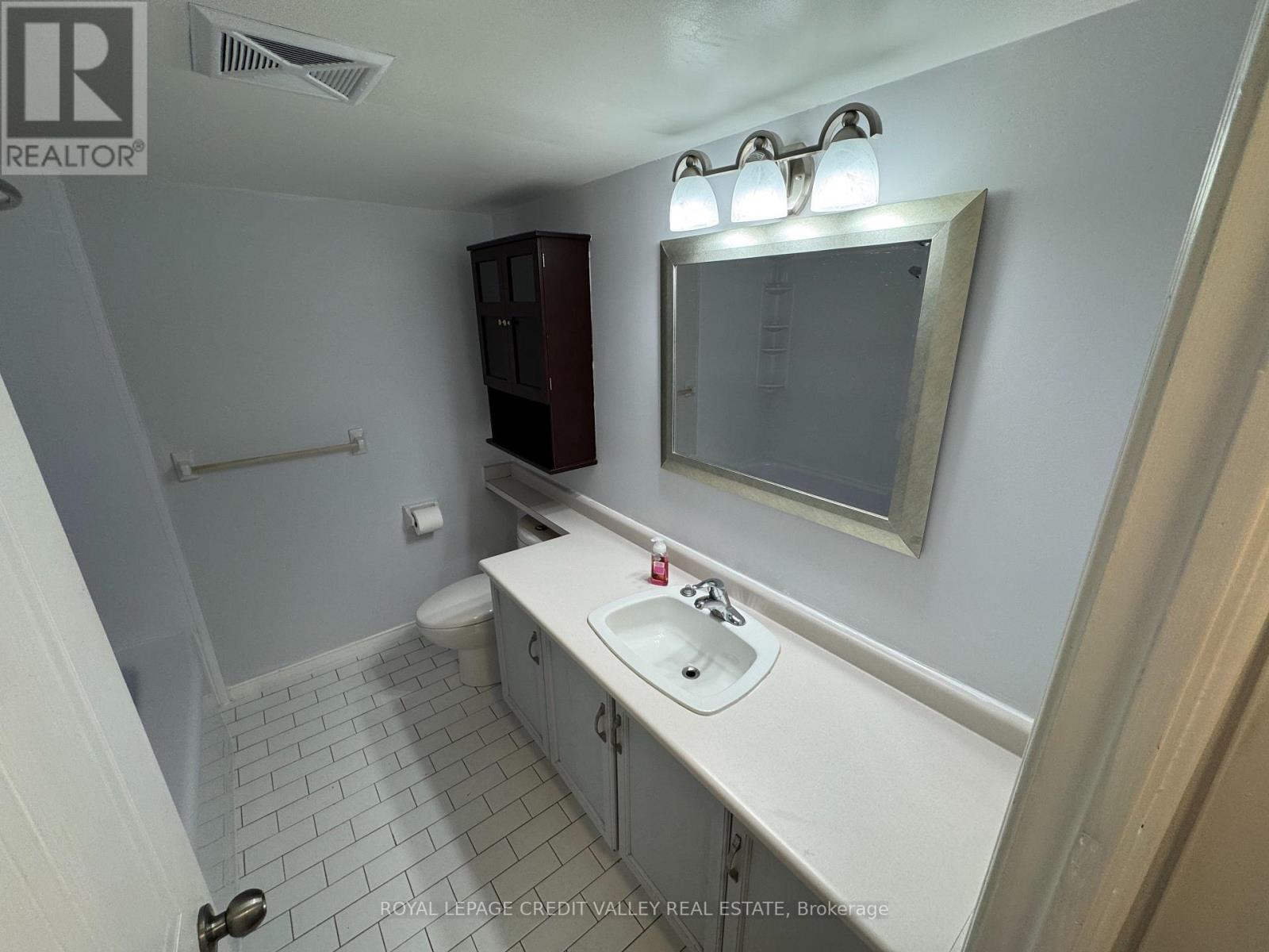 704 - 1270 Maple Crossing Boulevard Property Photo 27