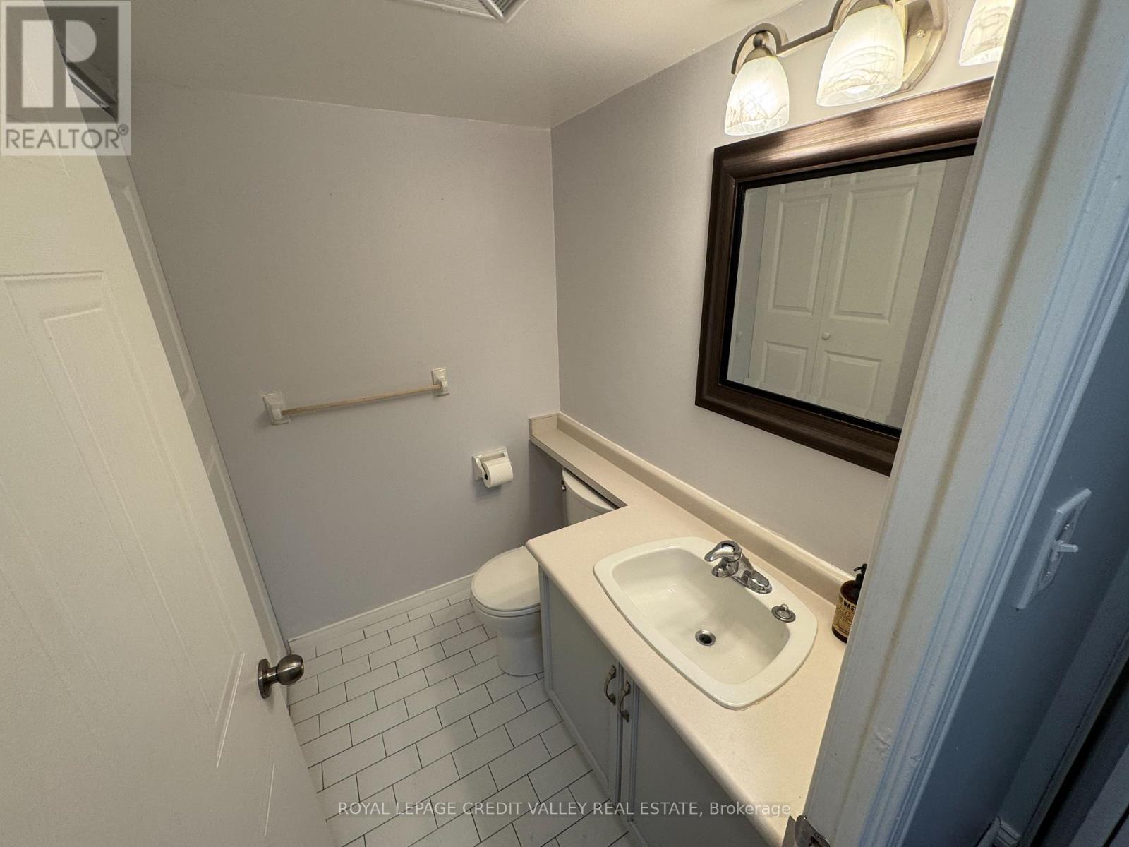 704 - 1270 Maple Crossing Boulevard Property Photo 30