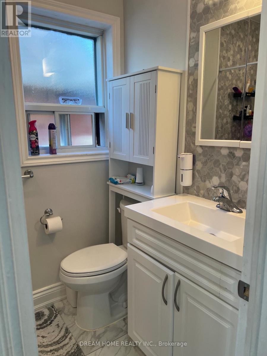 Upper - 376 Blackthorn Avenue Property Photo 11