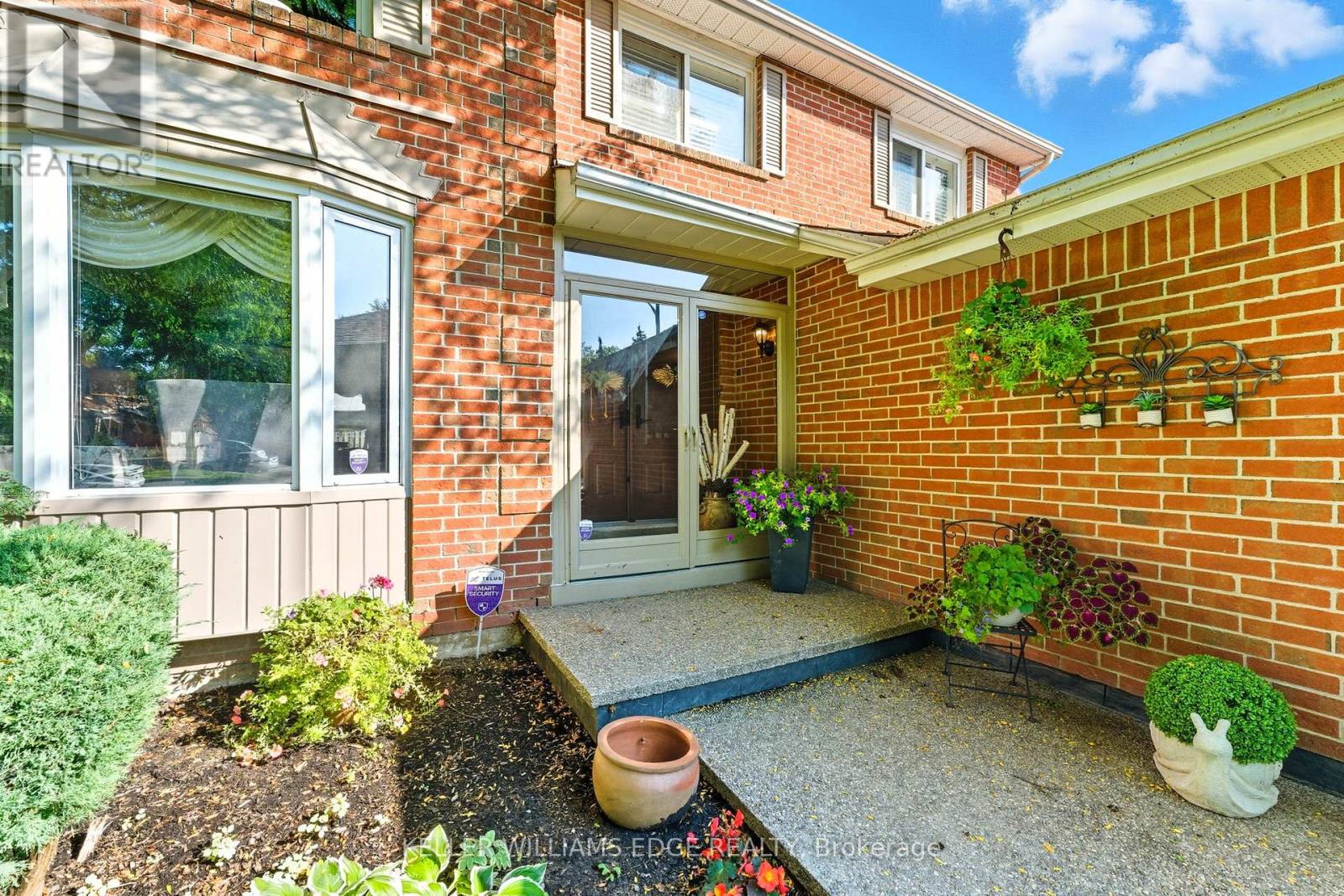 3043 Vanderbilt Road Property Photo 2