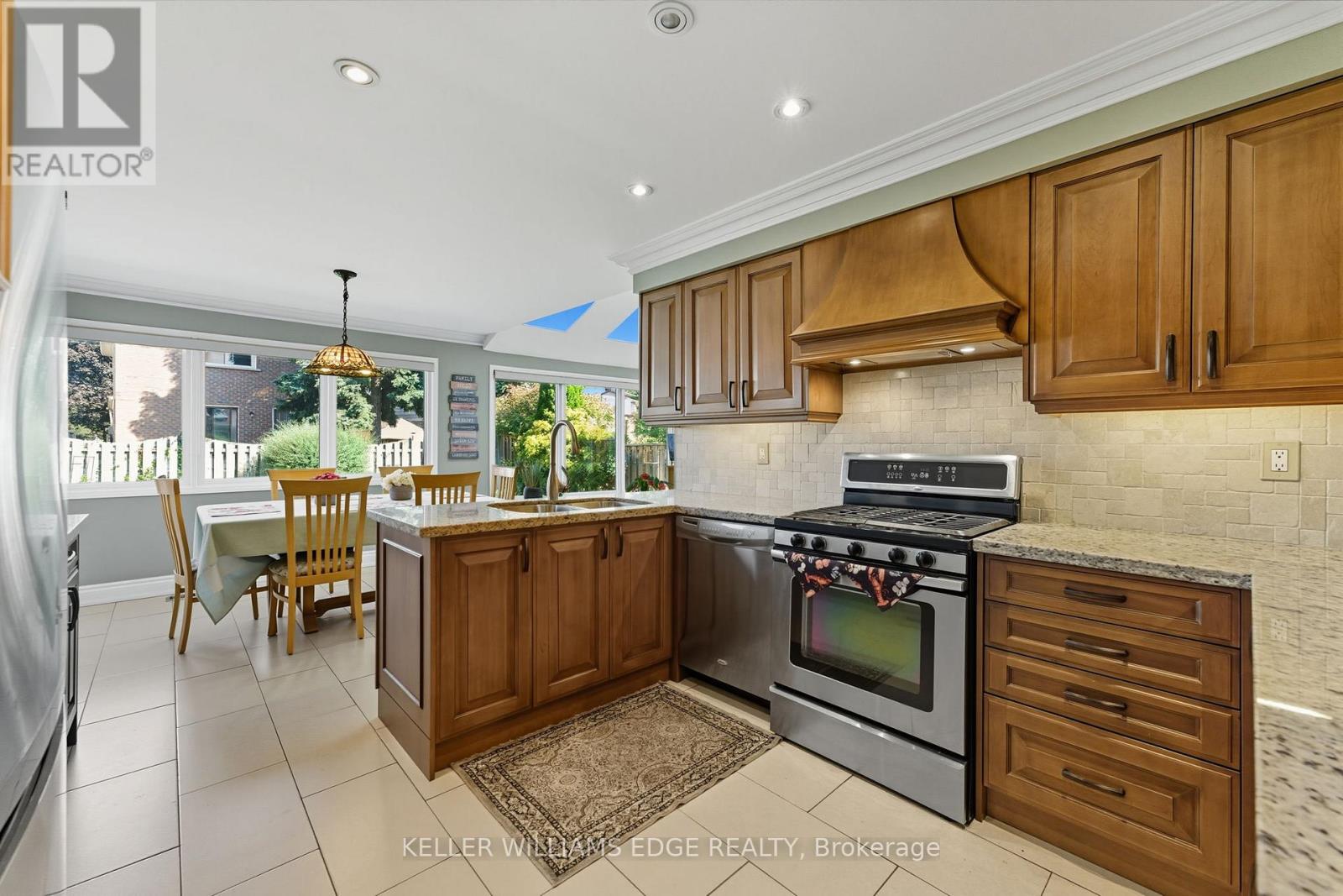 3043 Vanderbilt Road Property Photo 4