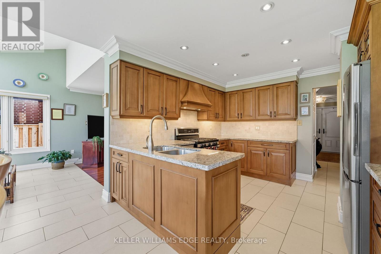3043 Vanderbilt Road Property Photo 5
