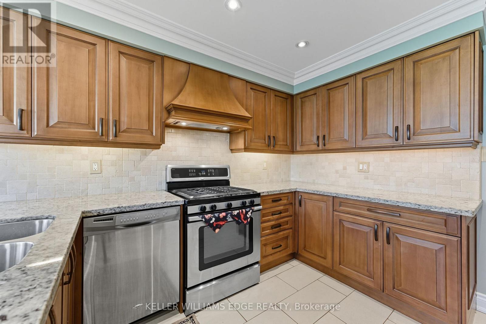 3043 Vanderbilt Road Property Photo 7