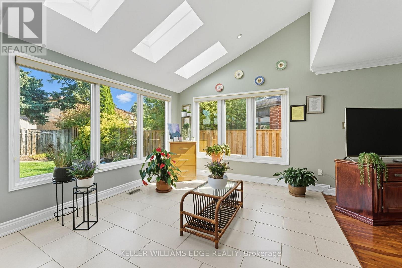 3043 Vanderbilt Road Property Photo 10