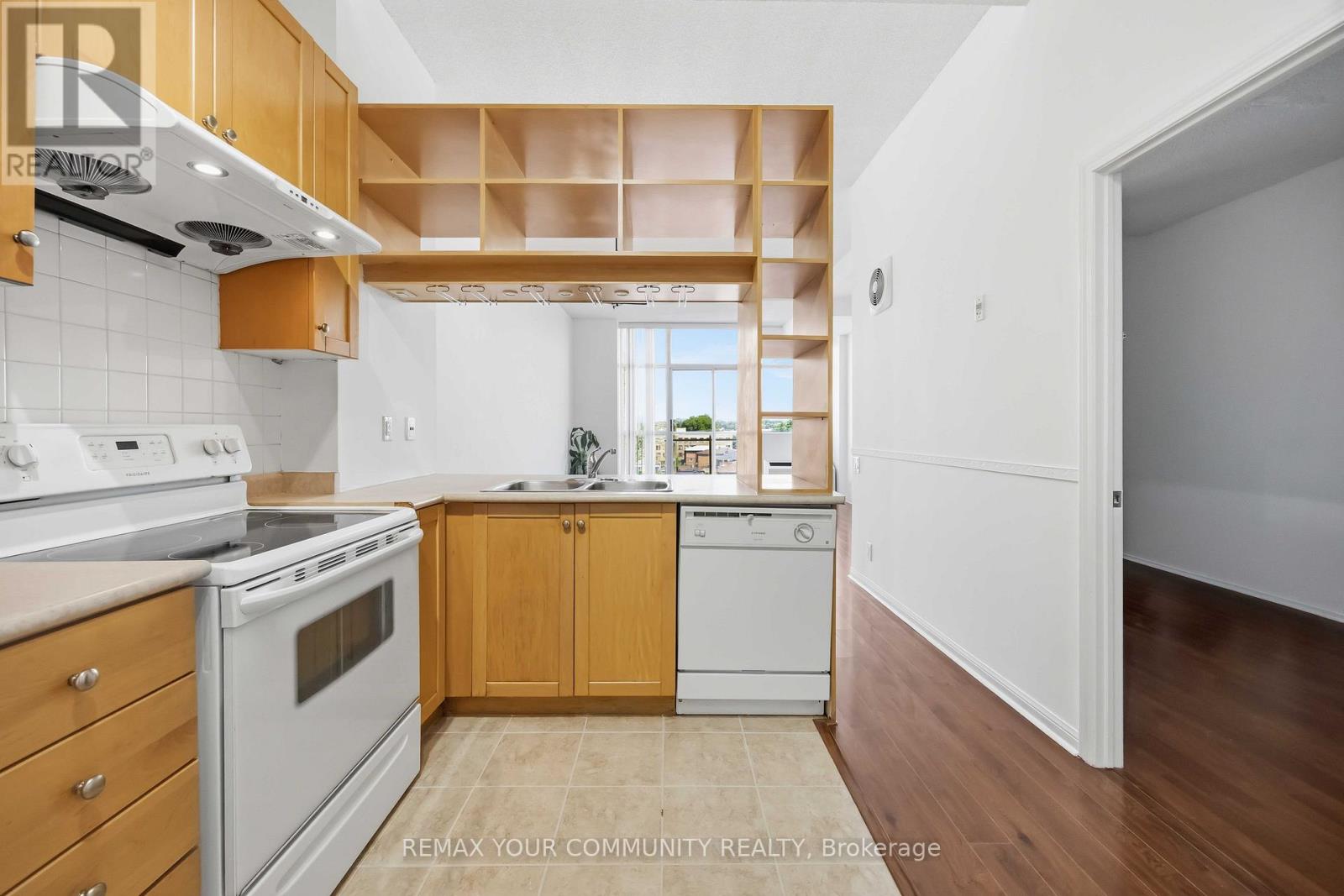 502 - 1600 Keele Street Property Photo 4