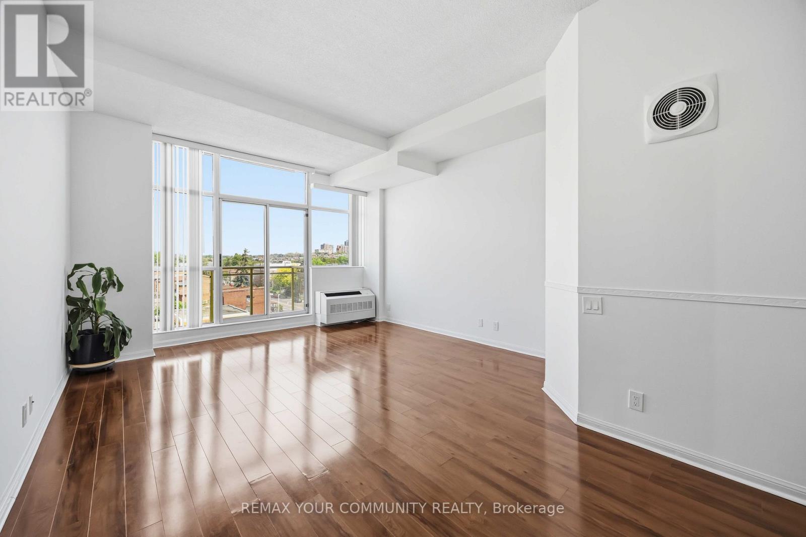 502 - 1600 Keele Street Property Photo 9