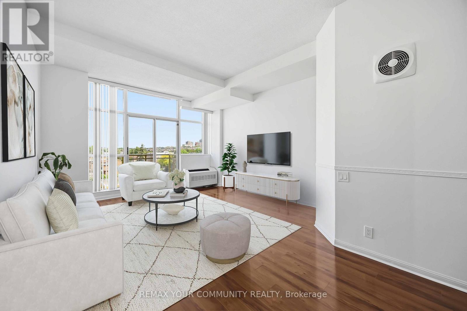 502 - 1600 Keele Street Property Photo 10