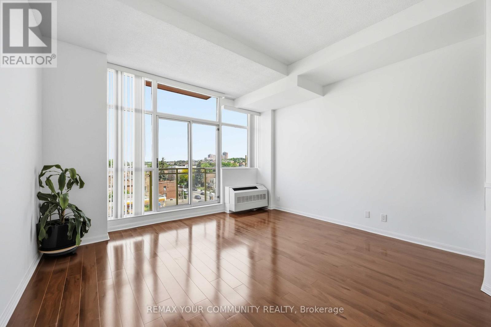 502 - 1600 Keele Street Property Photo 11