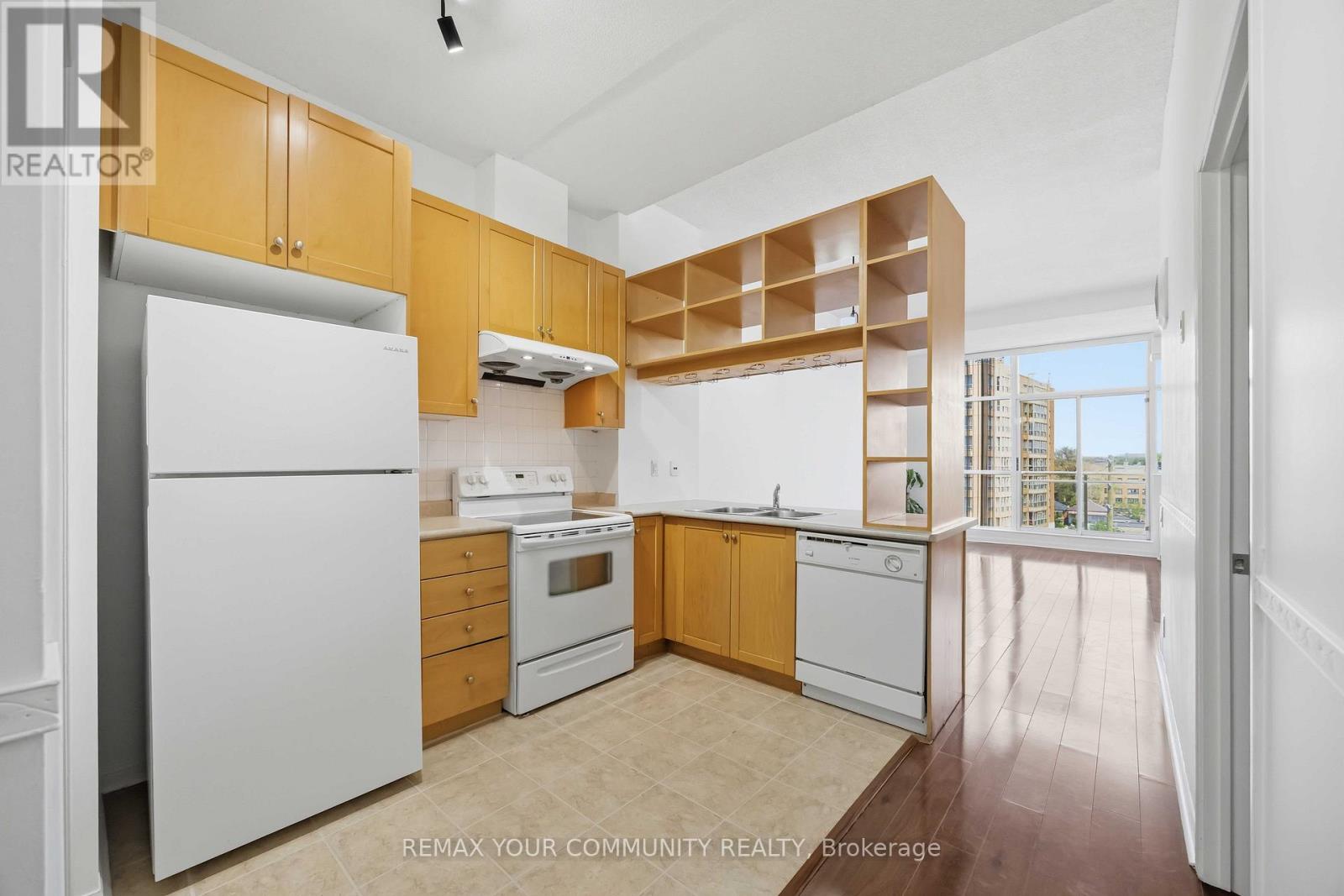 502 - 1600 Keele Street Property Photo 17