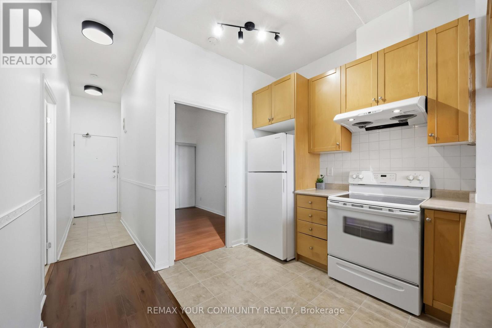 502 - 1600 Keele Street Property Photo 19