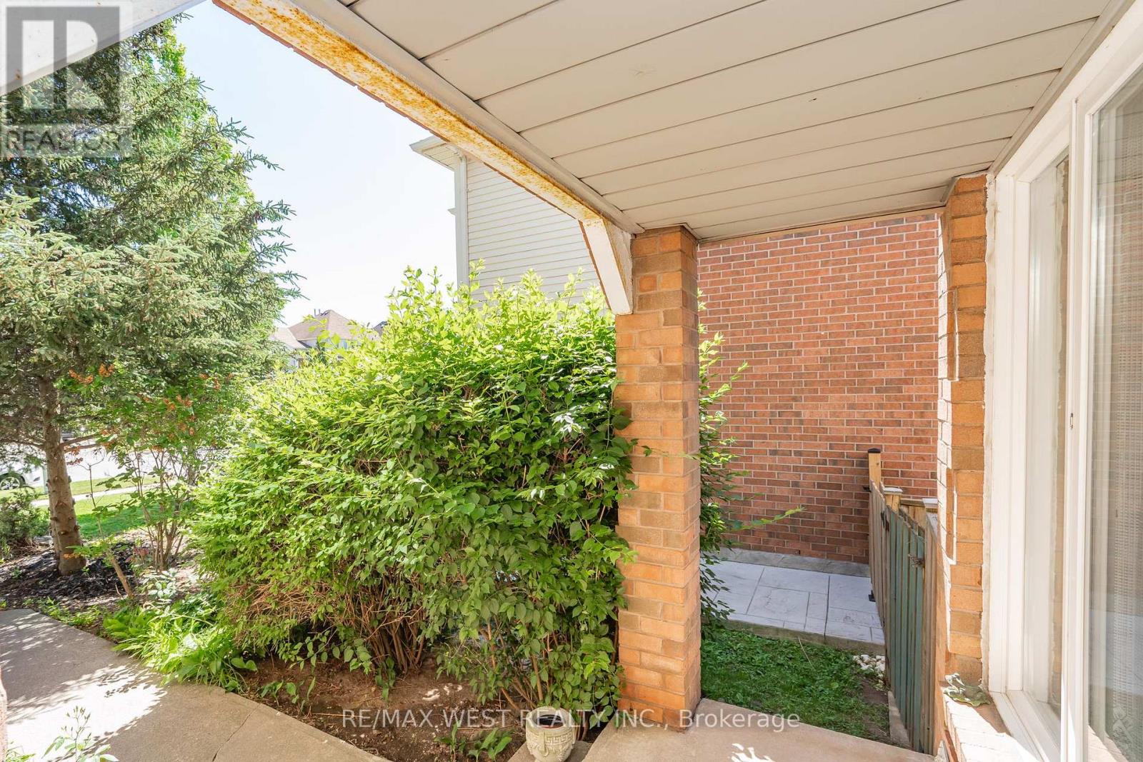 1216 Leewood Drive Property Photo 3