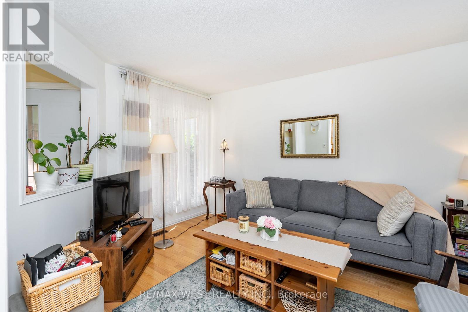 1216 Leewood Drive Property Photo 8