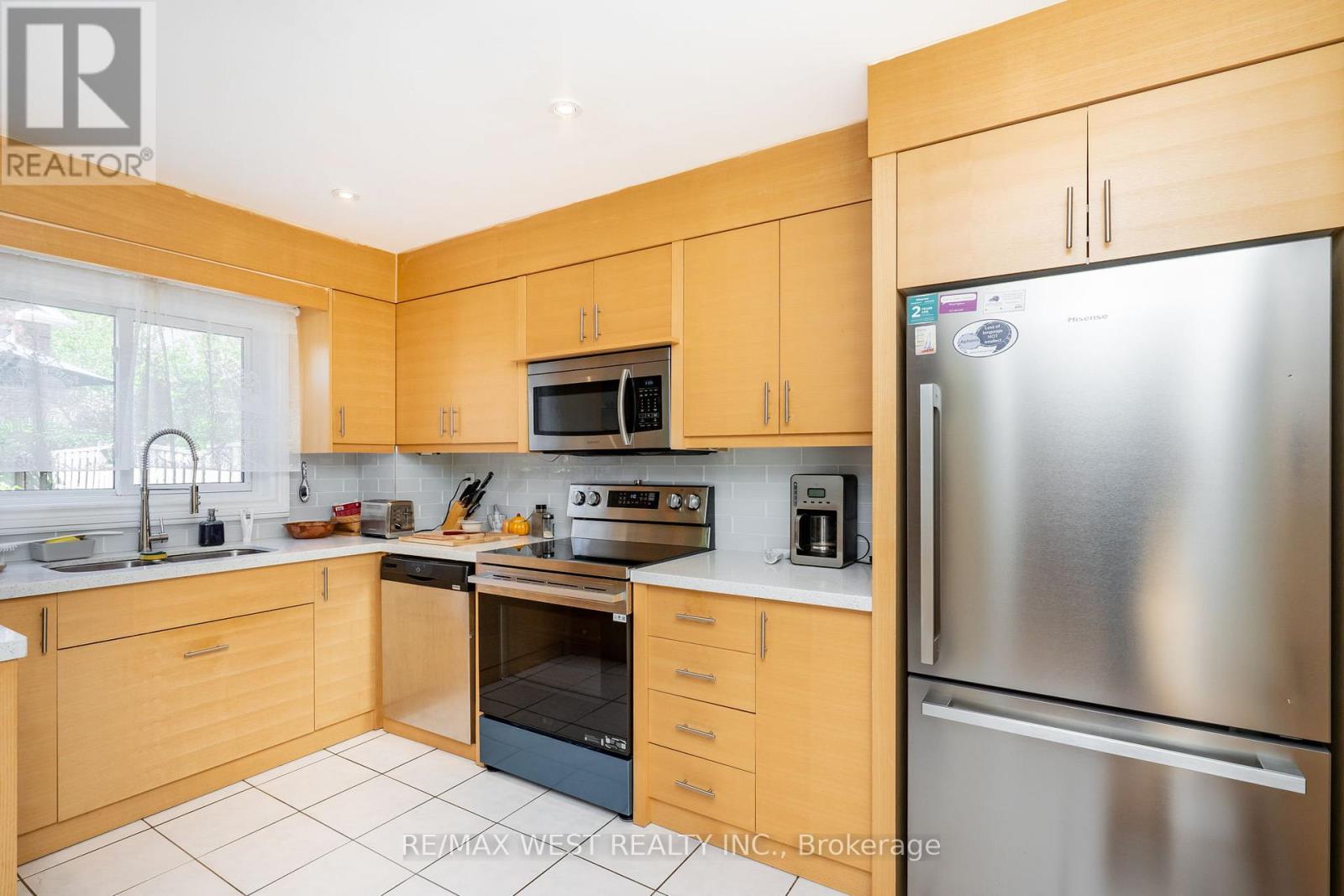 1216 Leewood Drive Property Photo 16