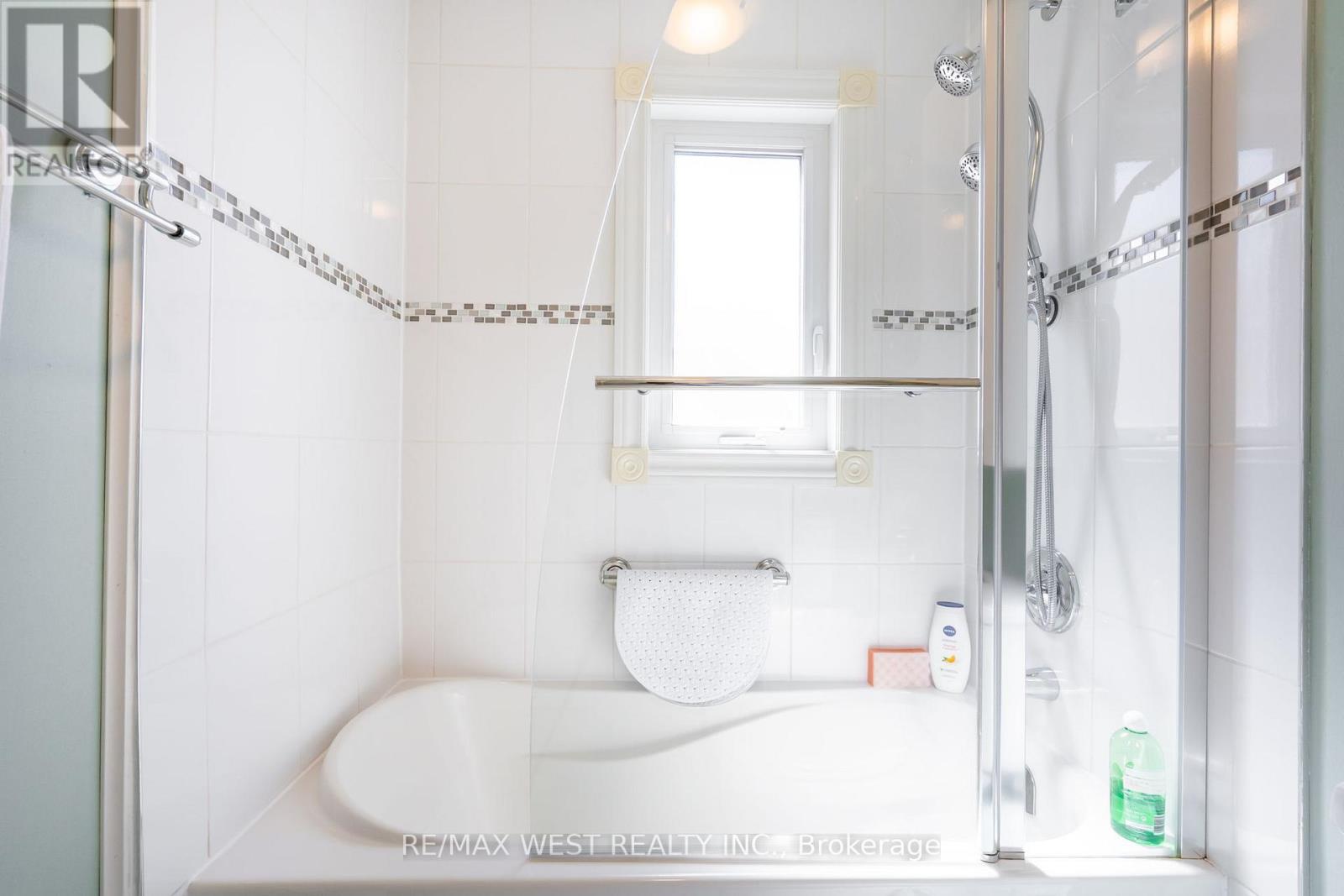 1216 Leewood Drive Property Photo 32