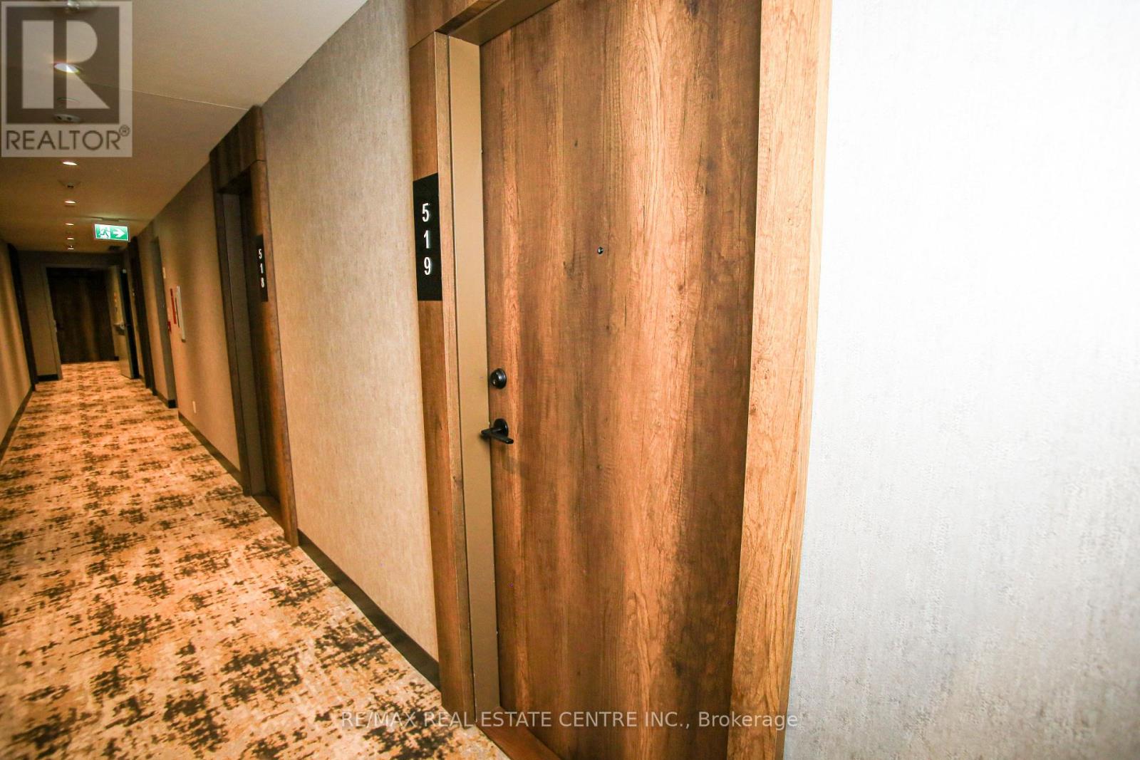 519 - 251 Manitoba Street Property Photo 3
