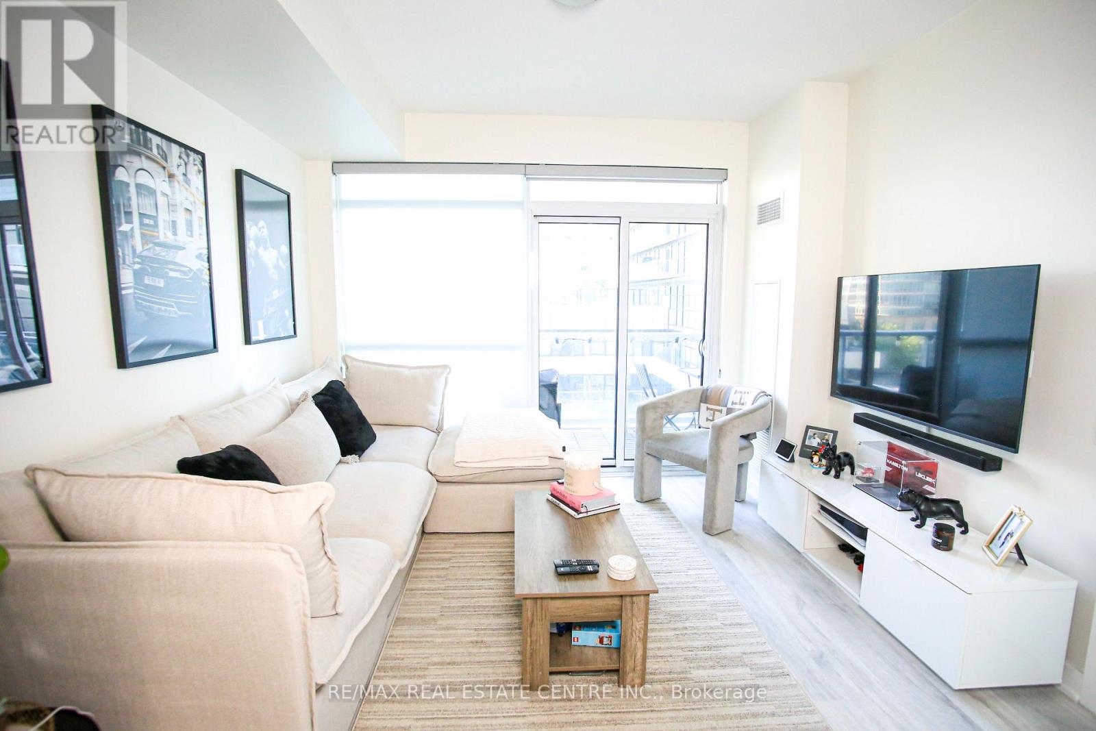 519 - 251 Manitoba Street Property Photo 8