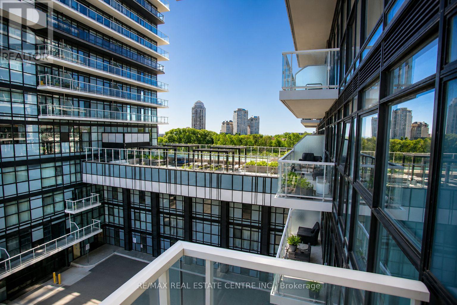 519 - 251 Manitoba Street Property Photo 9