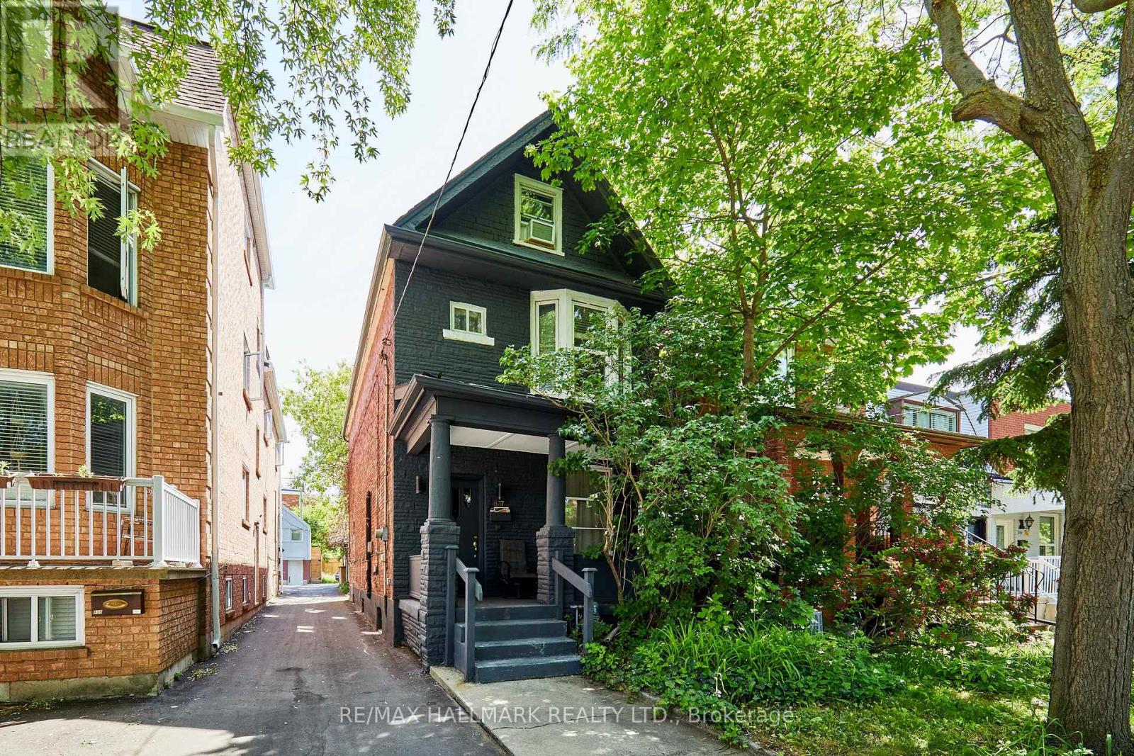 837 GLADSTONE AVENUE Property Photo 1