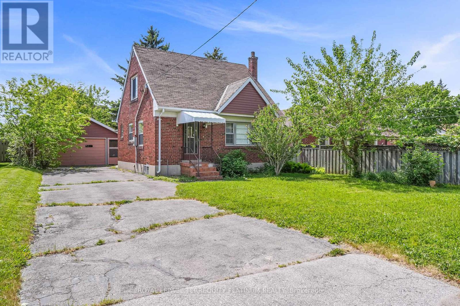 4 SUNRAY CRESCENT Property Photo 1