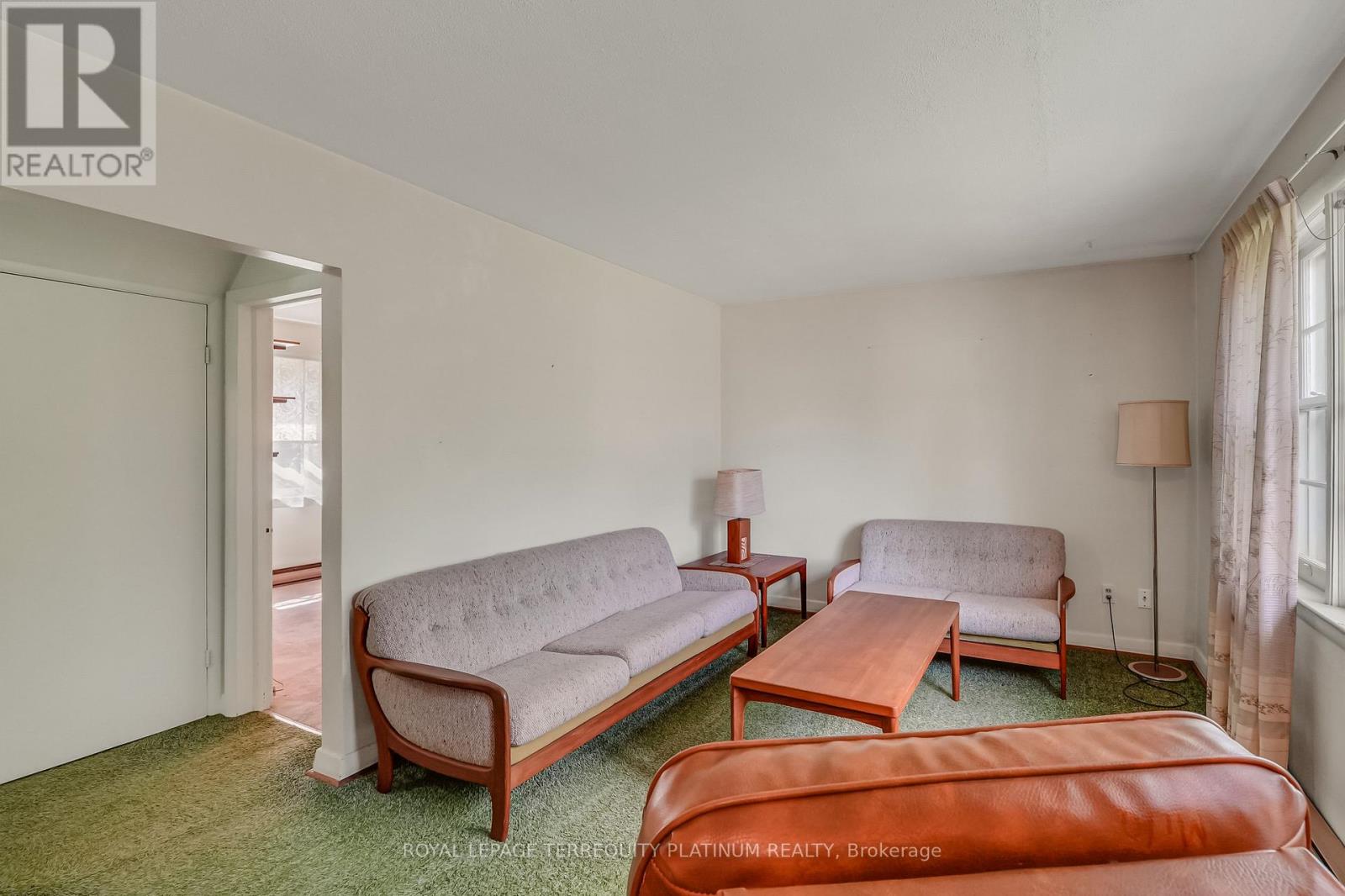 4 Sunray Crescent Property Photo 2