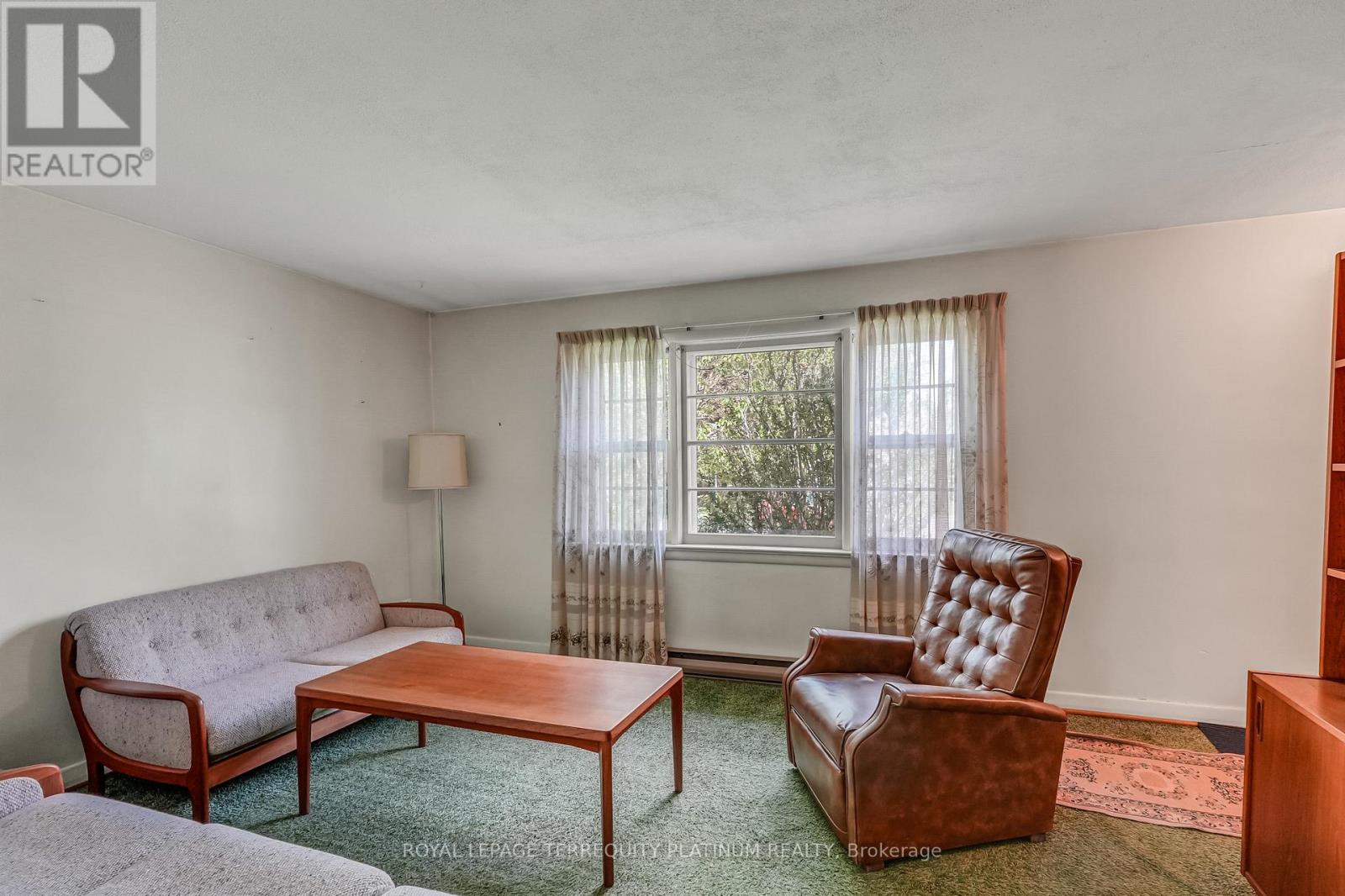 4 Sunray Crescent Property Photo 3