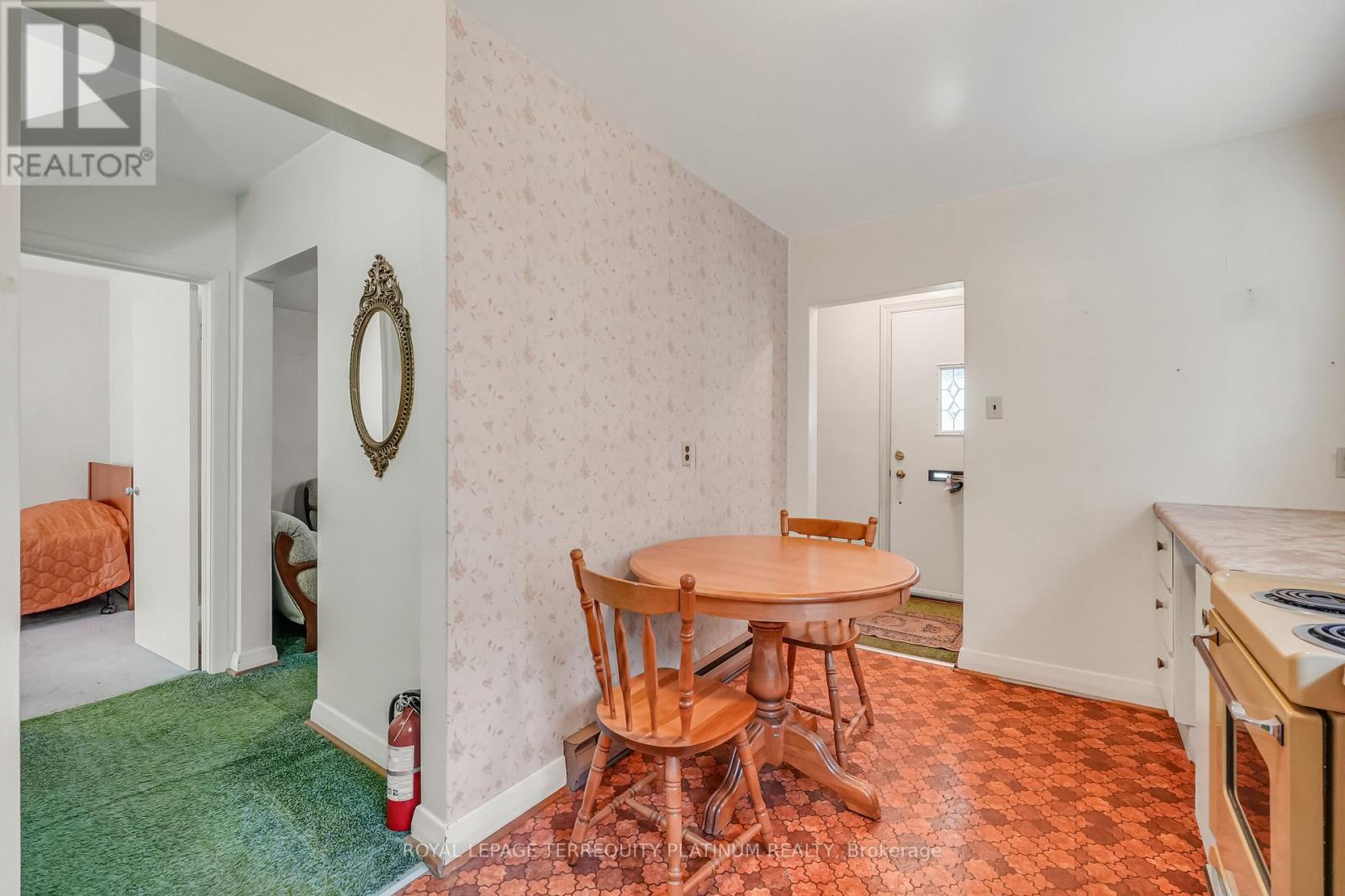 4 Sunray Crescent Property Photo 9