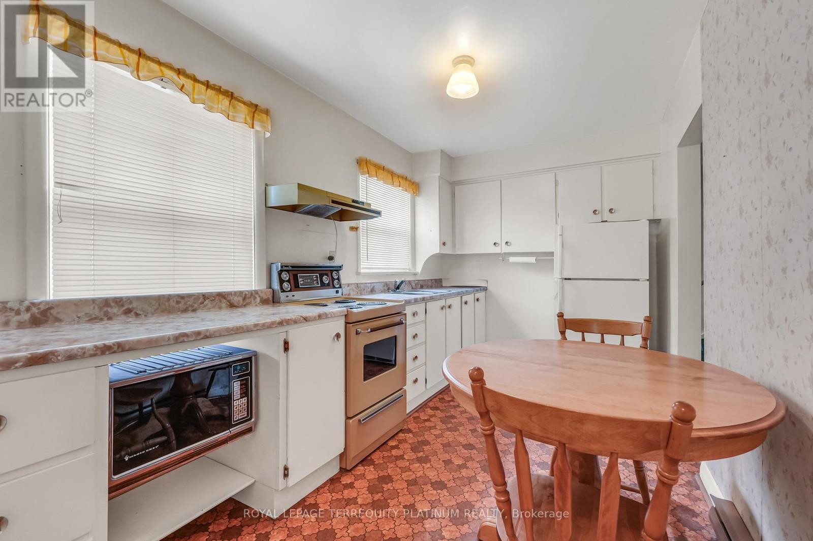 4 Sunray Crescent Property Photo 10