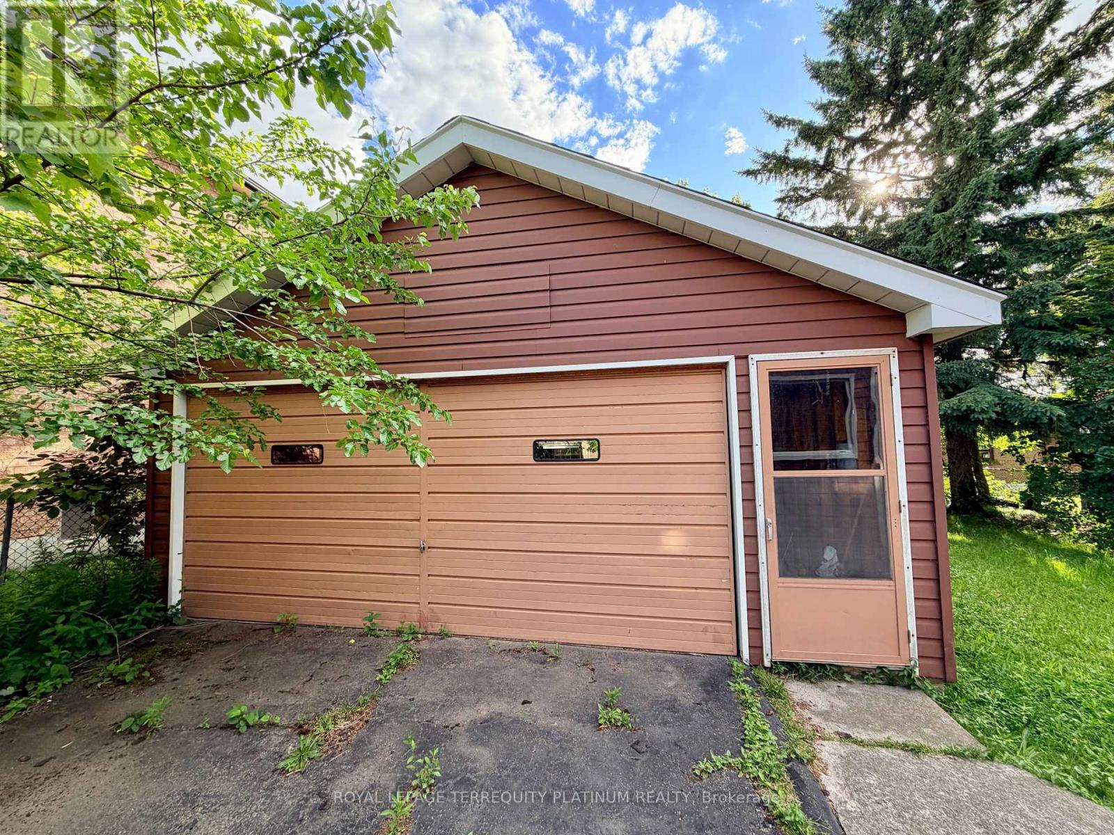 4 Sunray Crescent Property Photo 25
