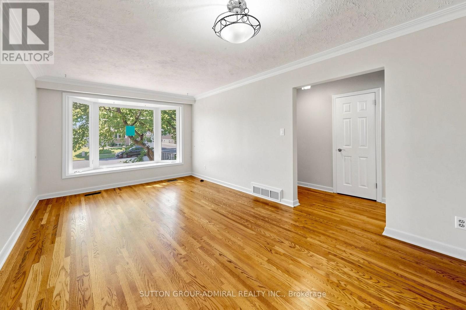 34 Paragon Road Property Photo 3