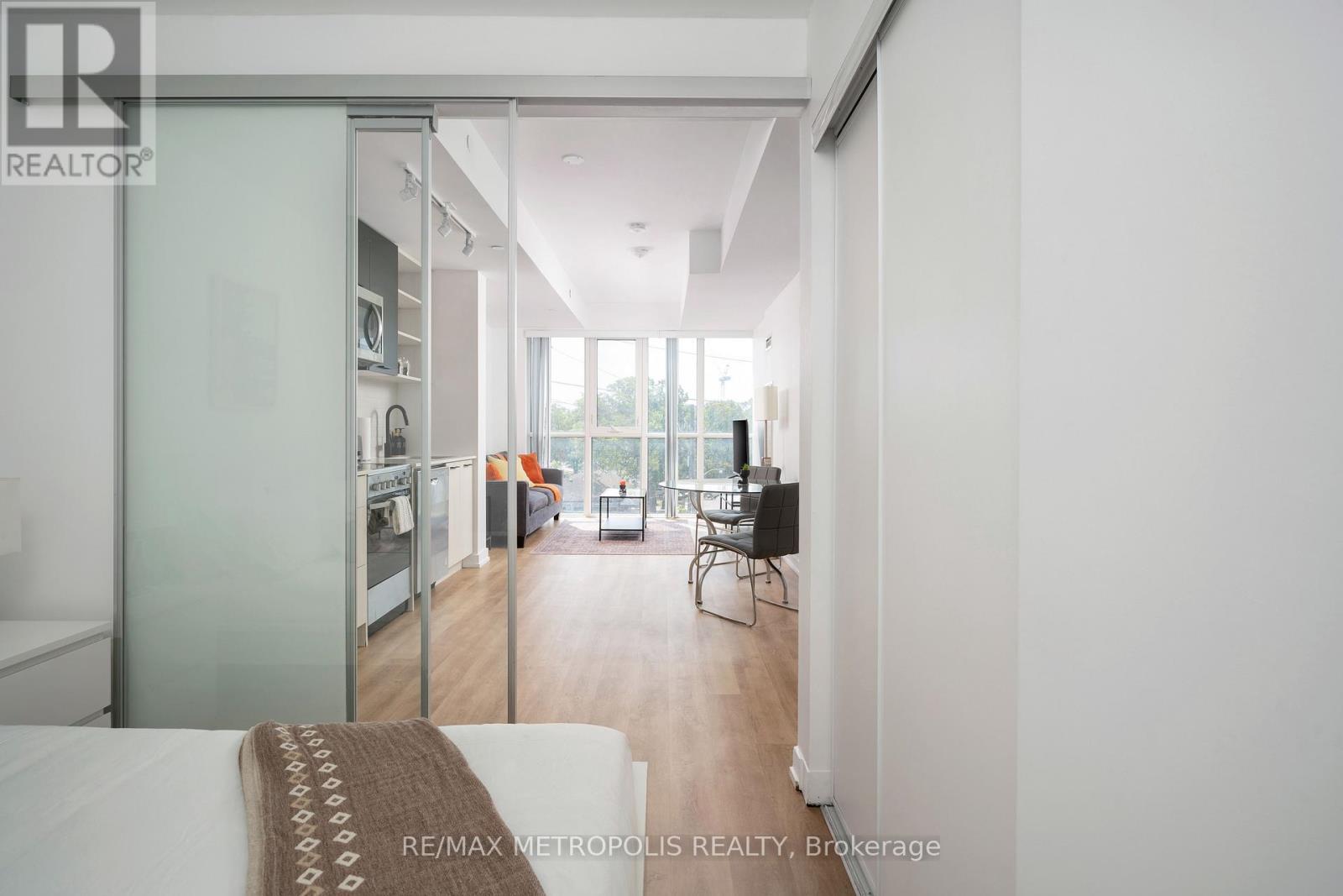 407 - 2300 St Clair Avenue W Property Photo 10