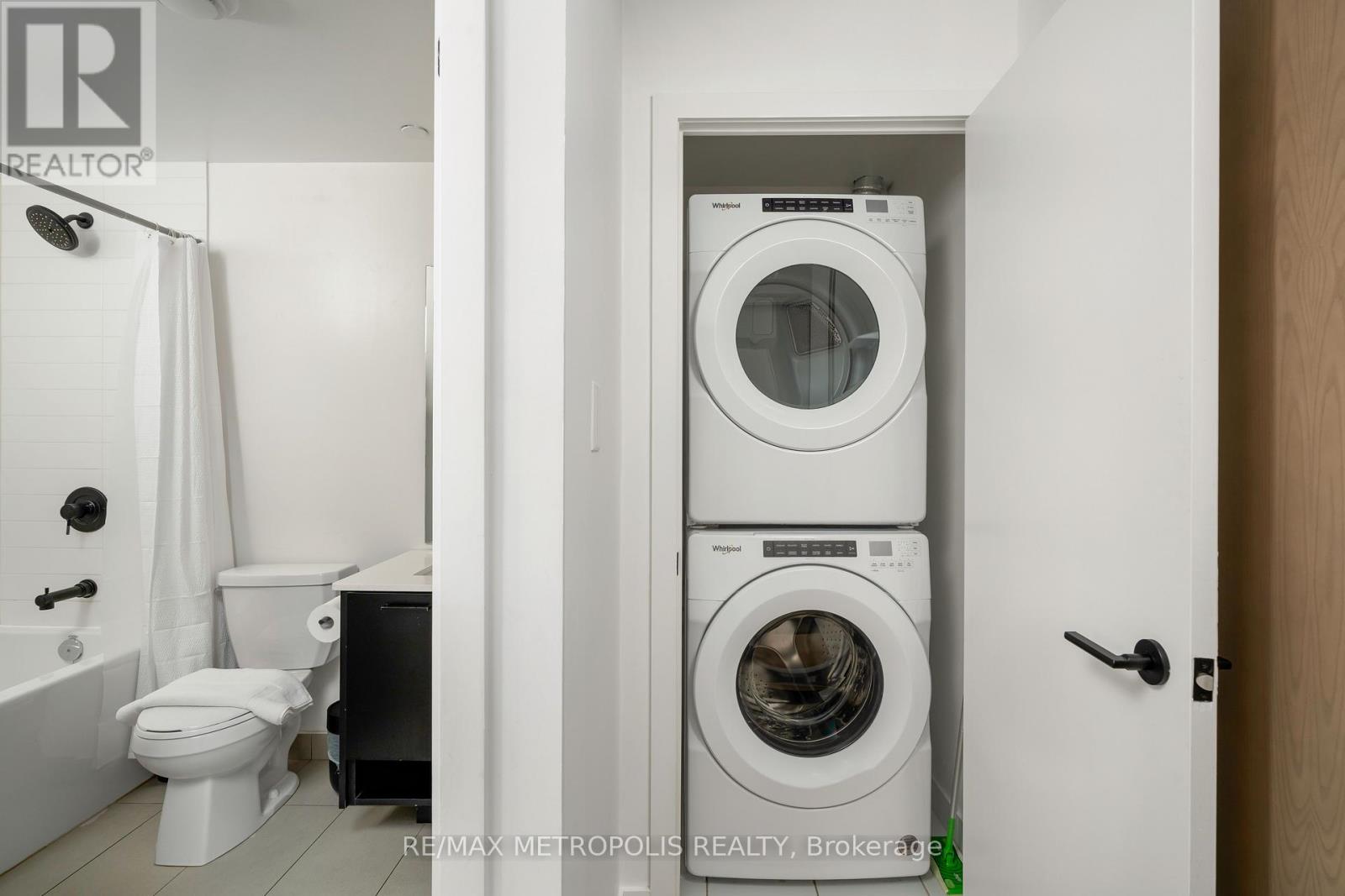 407 - 2300 St Clair Avenue W Property Photo 15